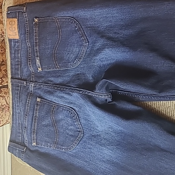 Lee Straight Leg Jeans - Picture 10 of 11